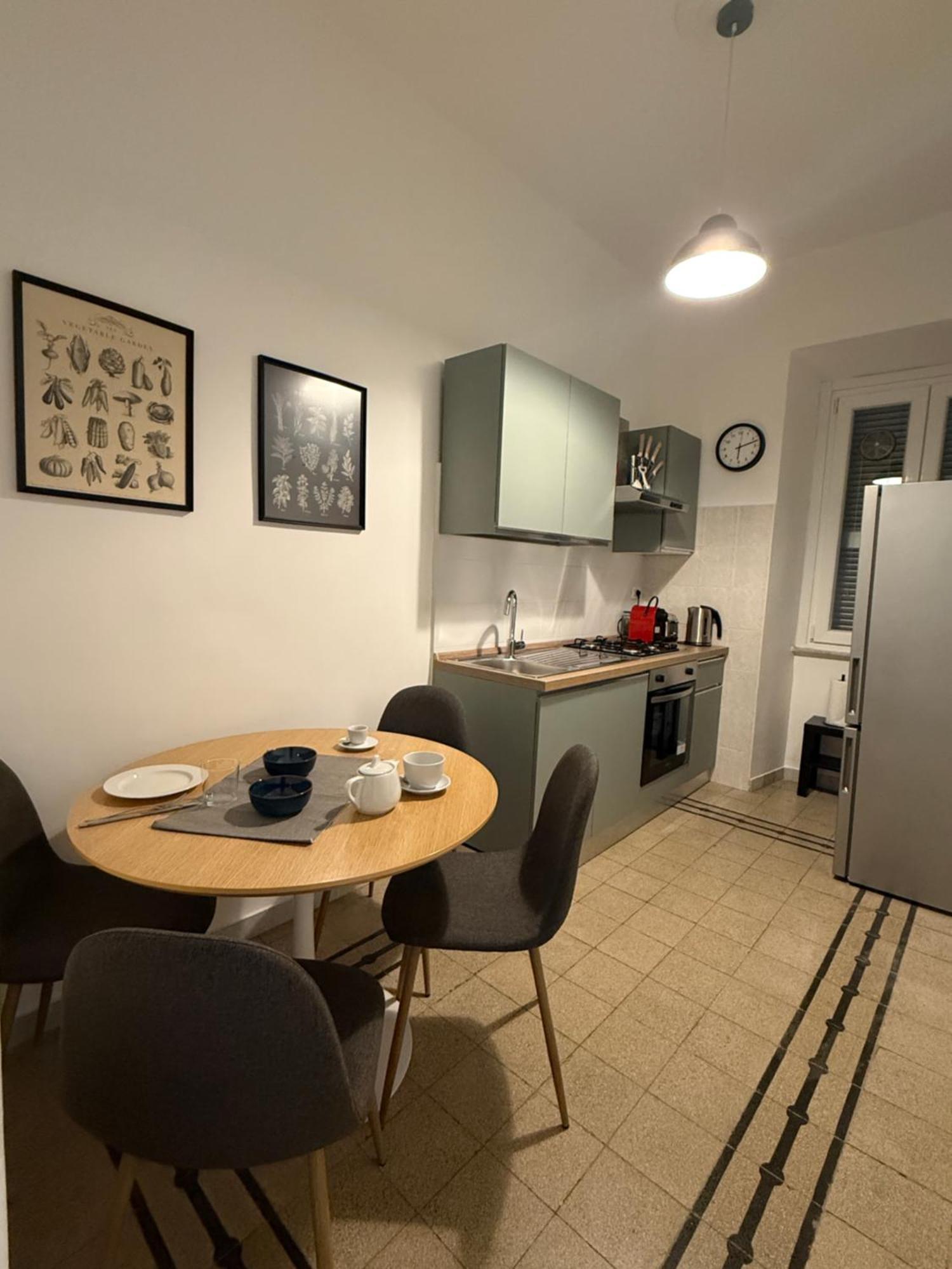 Pietra Apartment,Colosseo Рим Екстер'єр фото